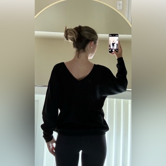 Vince Sweaters - Vince Black 100% Cashmere Scoop Neck Deep V-Back Sweater Small